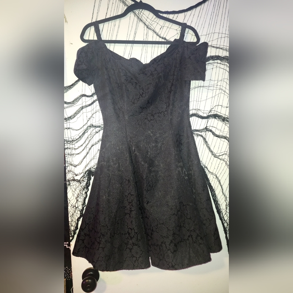 ✨️Elegant Black Lace Off-Shoulder Dress✨️